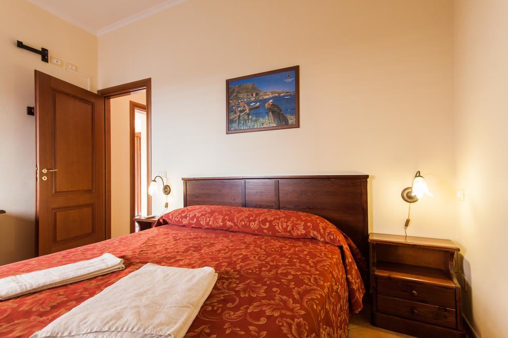 Casa Vacanze S. Marco Valderice Room photo
